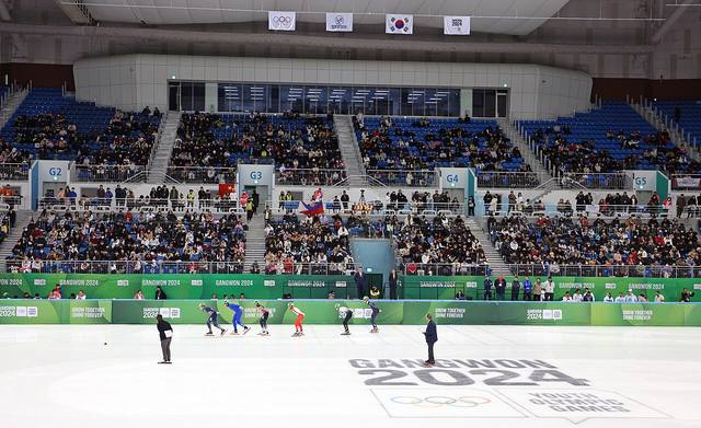 短道速滑心理课：如何在关键时刻稳住（球迷文化视角）